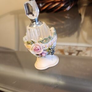 Floral Accent Perfume Bottle Like New